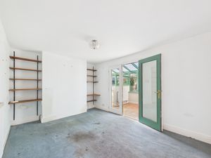 Lounge- click for photo gallery